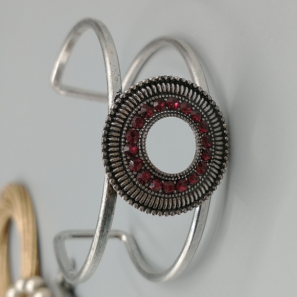 Cuff Bracelets with druzy bangles, pearl bracelets and more - Picture 13 of 16